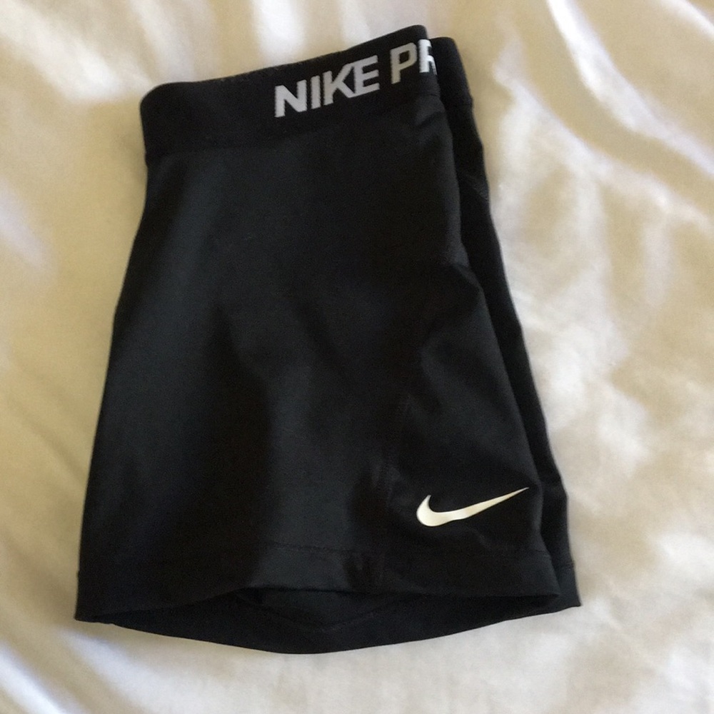 Medium nike pros